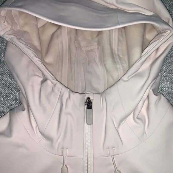 Lululemon NWT Women's Cross Chill City-to-Trail Jacket L Light Ivory - Picture 10 of 16